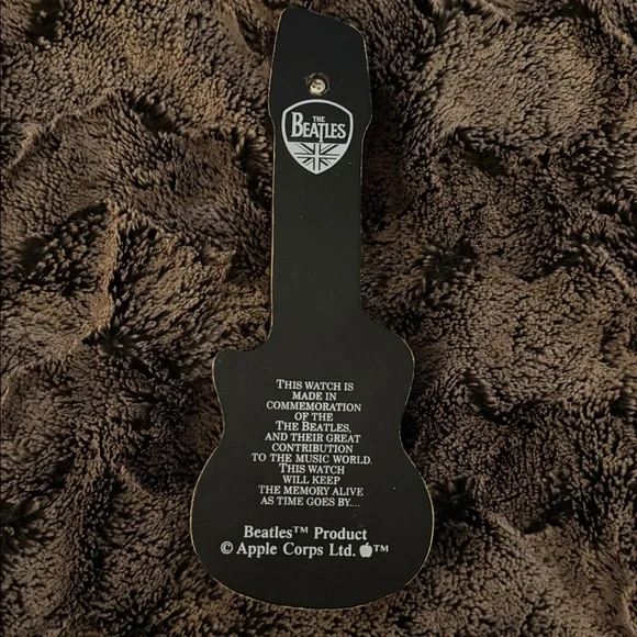 The Beatles Apple Corps Ltd. watch in its original wooden guitar-shaped case. - Picture 4 of 10